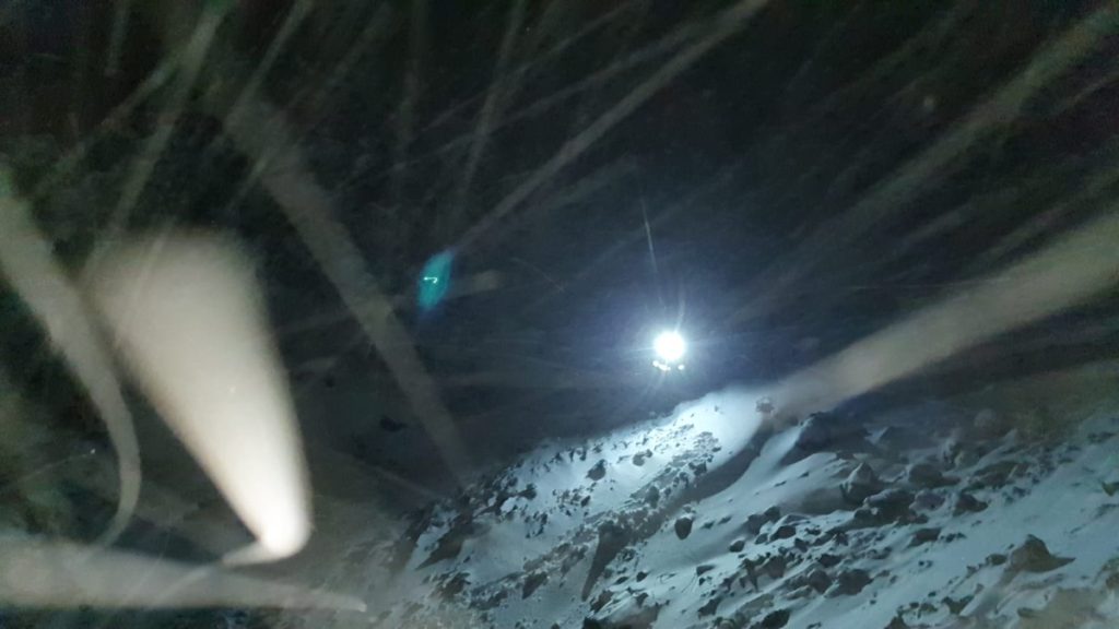 Le ricerche dei due alpinisti si sono svolte anche dopo il tramonto @CNSAS