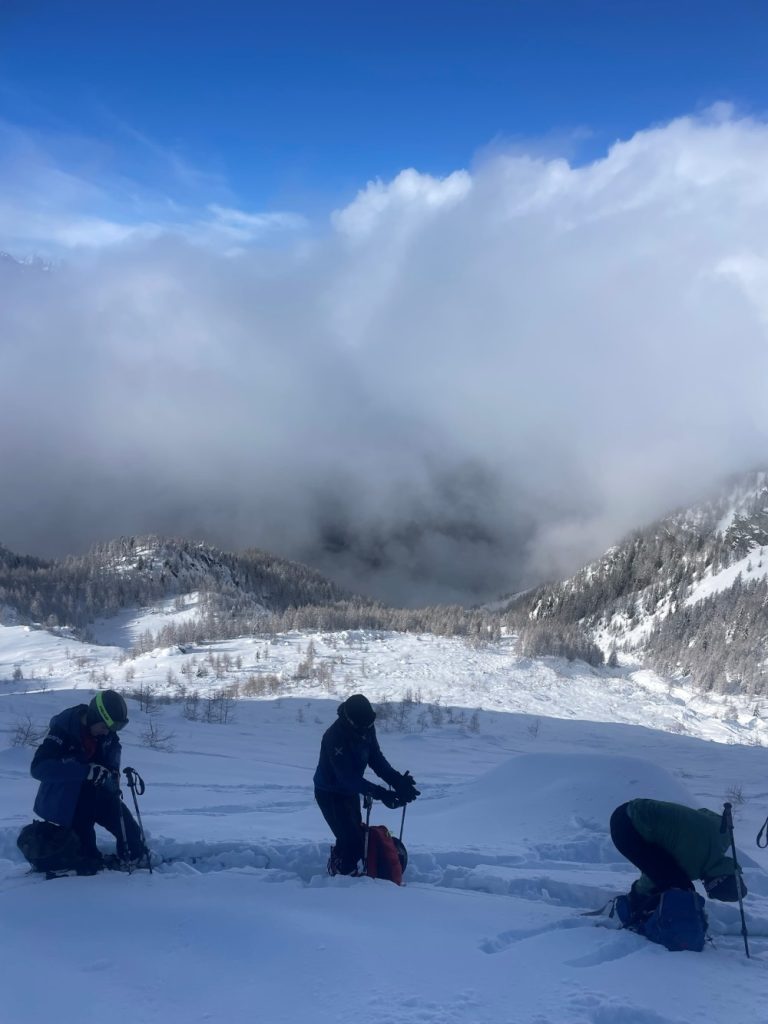 Istanti di allegria si mescolano con l