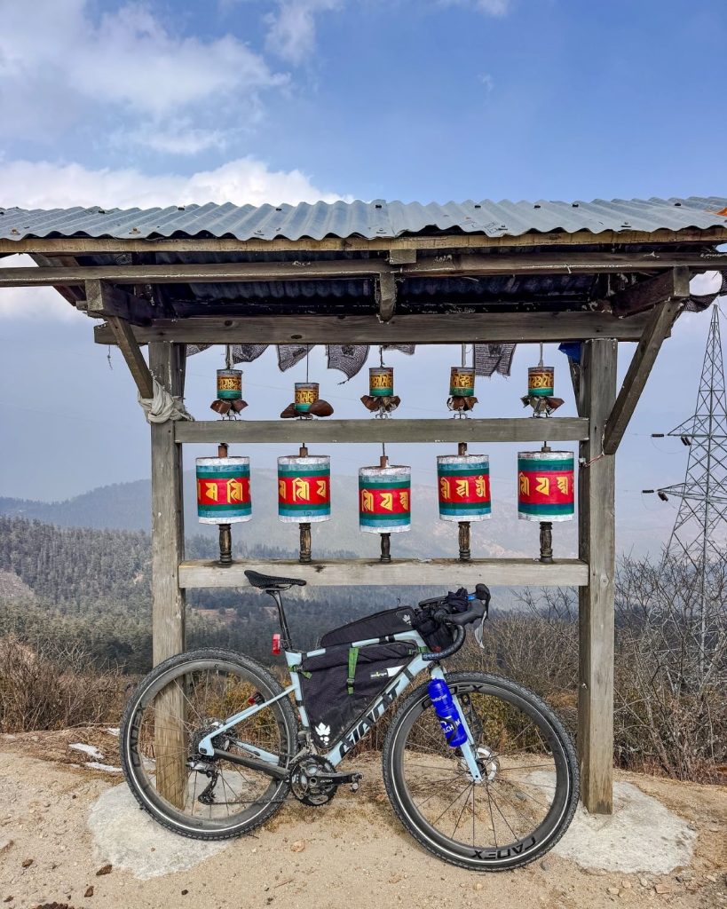 A Paro Taktsang, in Bhutan. Foto FB Omar Di Felice
