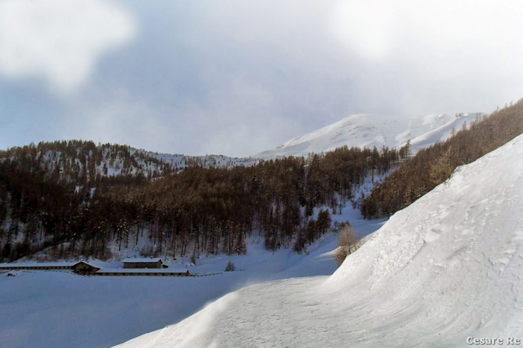 Il Rifugio Chaligne, sull'alpe omonima, meta dell'escursione. Foto Cesare Re