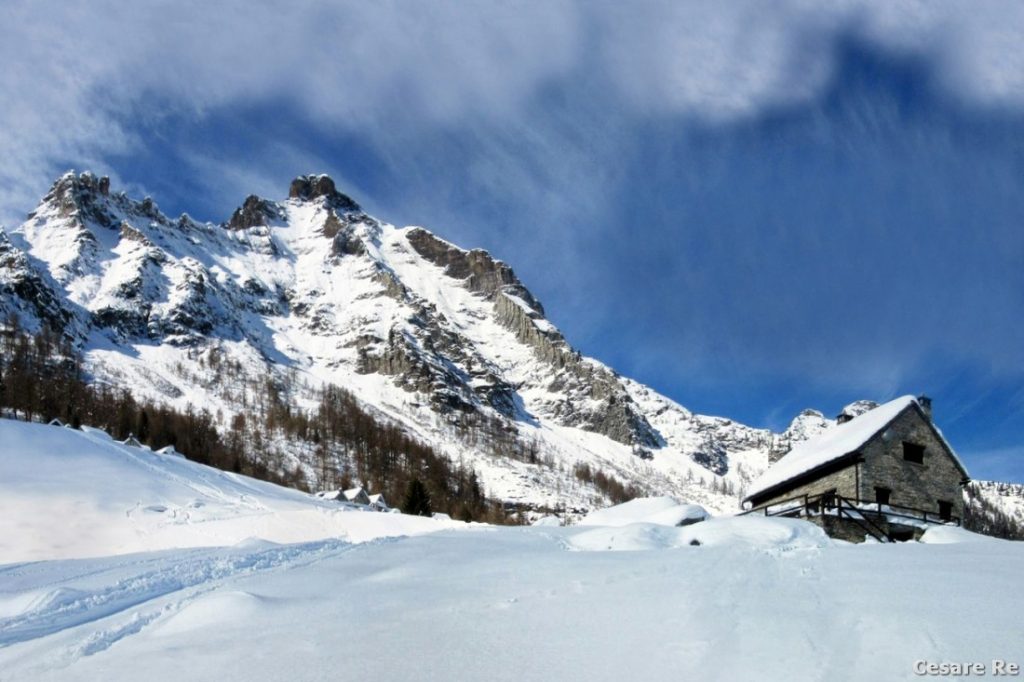 L'Alpe Deccia superiore, meta dell'escursione. Foto Cesare Re