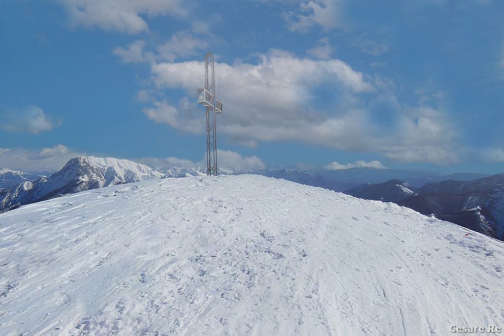 La croce di vetta de La Cima. Foto Cesare Re