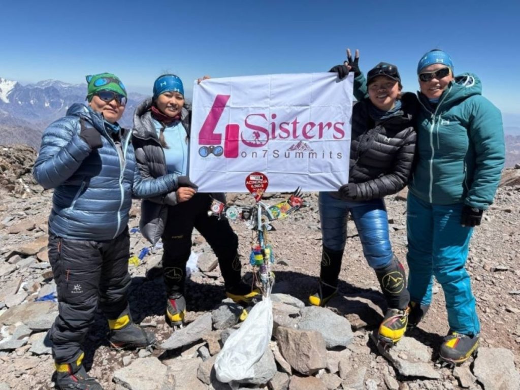 Le Four Sisters sulla vetta dell'Aconcagua