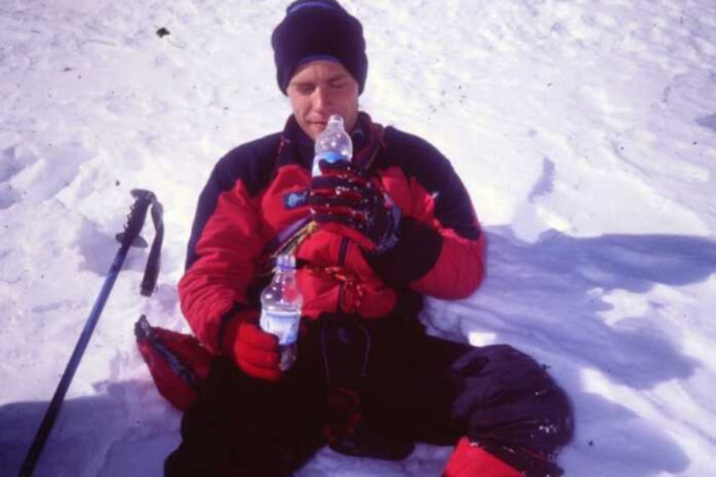 Marco Anghileri dopo la salita in solitaria invernale della via Solleder al Civetta
