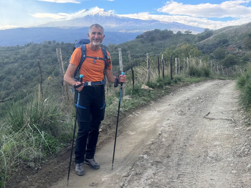 Rosario Fichera Con l'Etna alle spalle ormai quasi alla fine del viaggio
