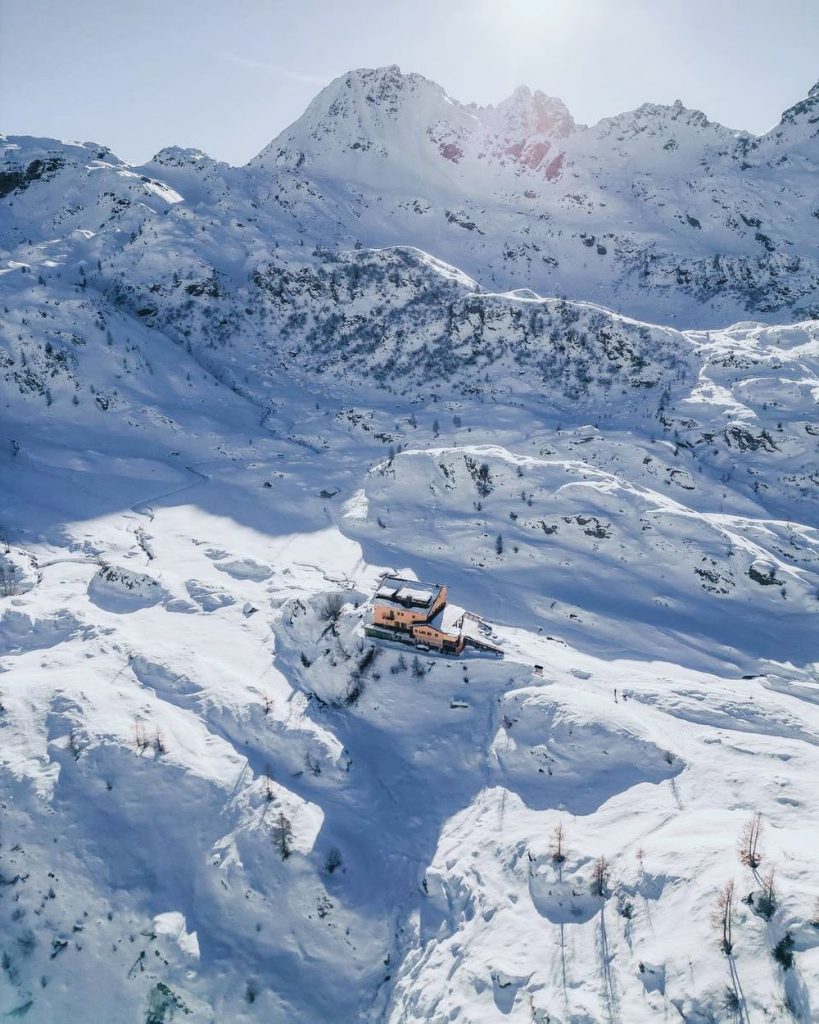 Inverno al rifugio Fratelli Calvi