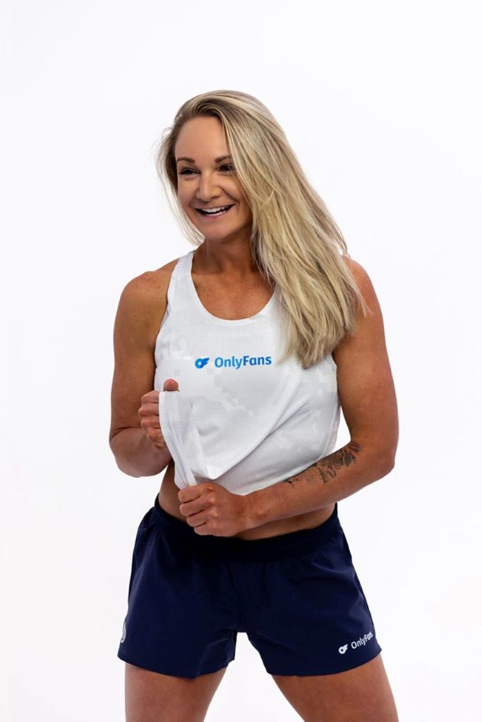 La Stanley con la divisa del suo nuovo sponsor. Foto FB Sabrina Stanley