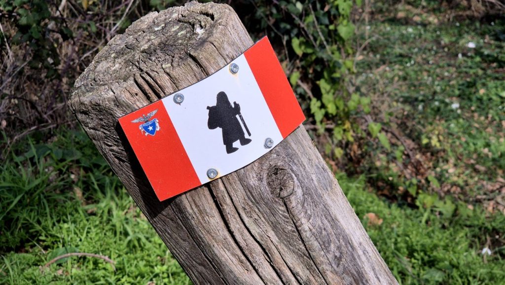 Segnavia della Francigena, foto Stefano Ardito