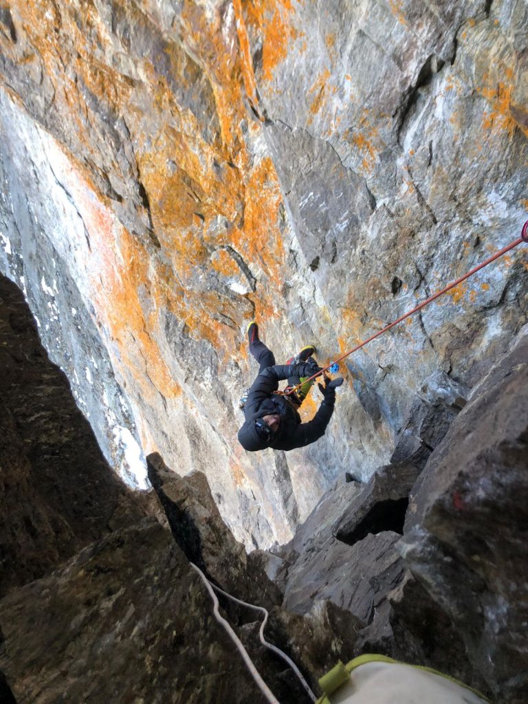 Sul Diedro Rosso del Corno Stella, nelle Alpi Marittime
