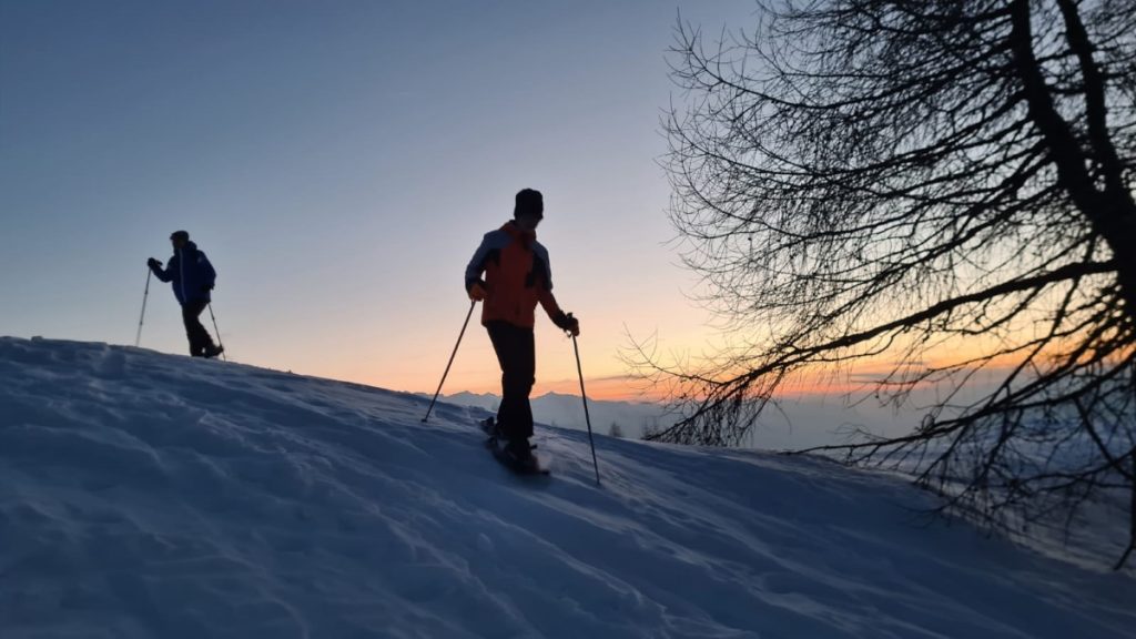 Facile ciaspolata al crepuscolo. Foto Marco Zanchetta