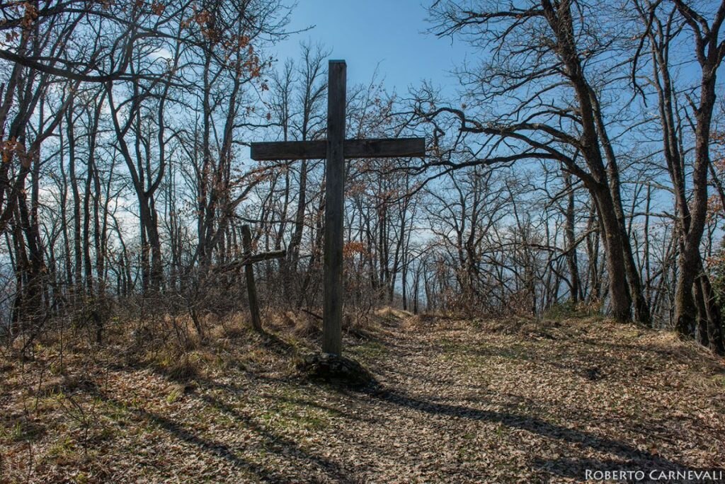 La vetta del Monte della Croce. Foto Roberto Carnevali