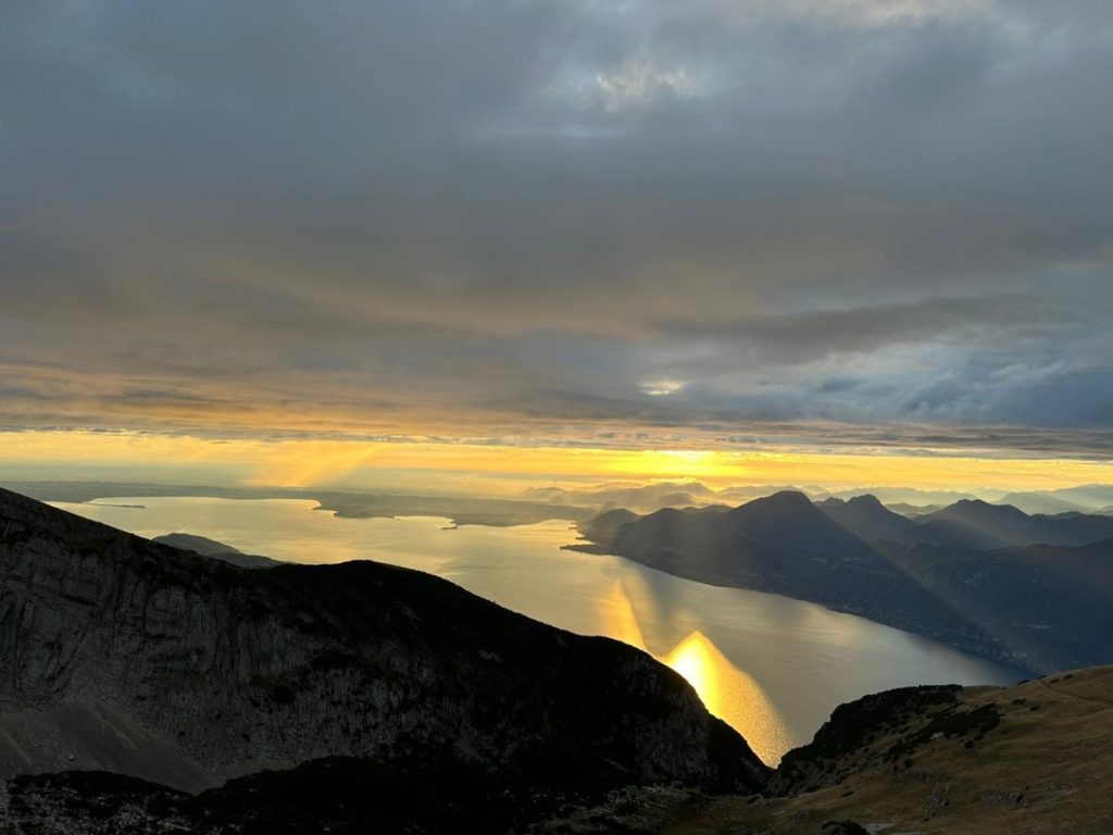 La vista dal Rifugio Telegrafo al tramonto