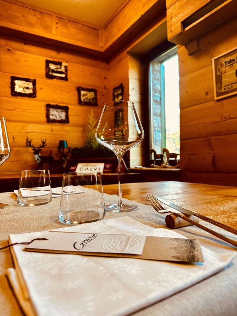 La sala da pranzo del rifugio