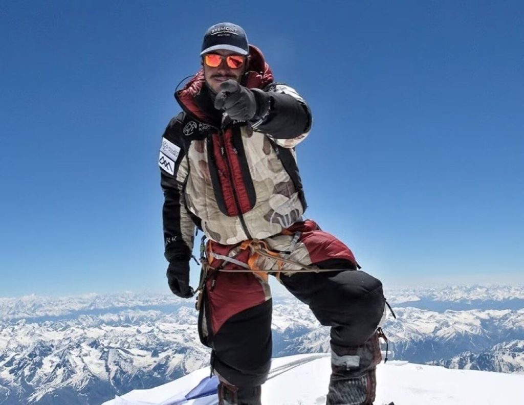 Nirmal Purja in vetta al Nanga Parbat. Foto FB Nirmal Purja