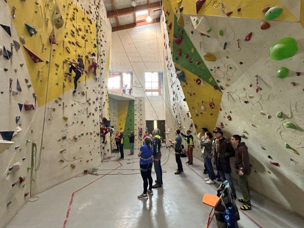 Un'immagine della precedente edizione di Climbing for inclusion svoltasi al Palaindoor di Aosta nelle scorse settimane