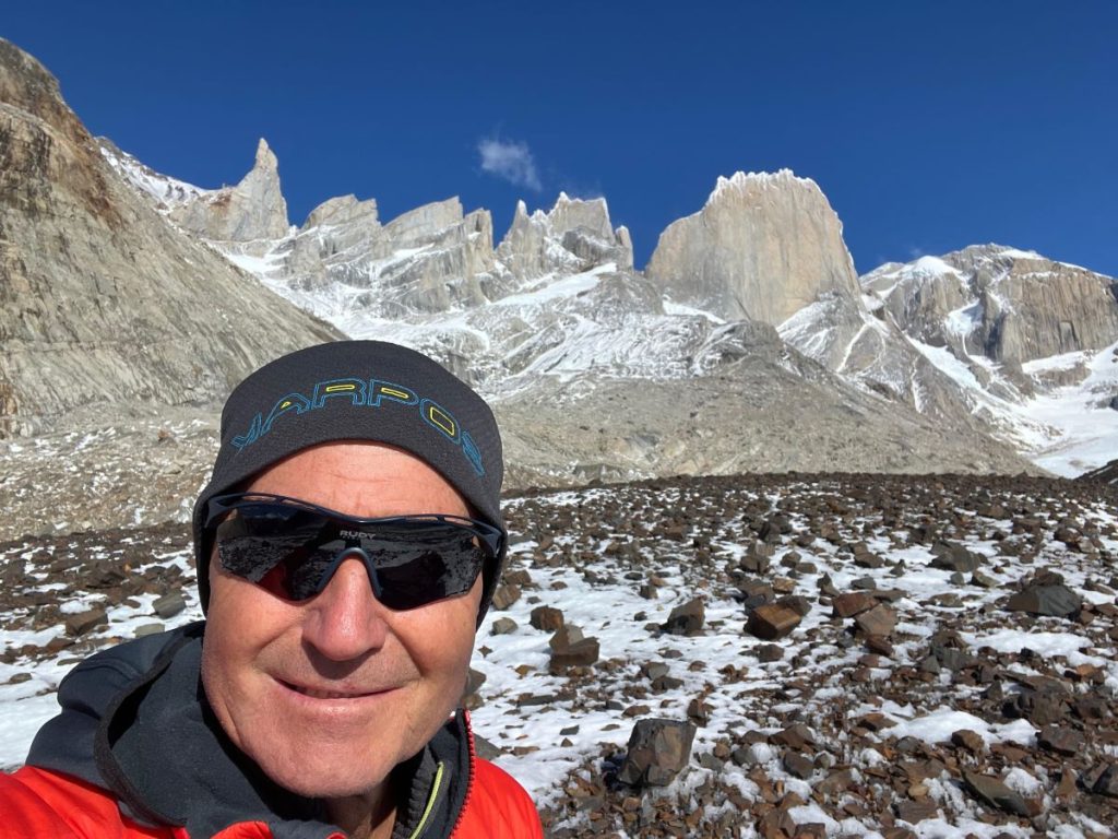 Maurizio Giordani, sullo sfondo il Cerro Piergiorgio