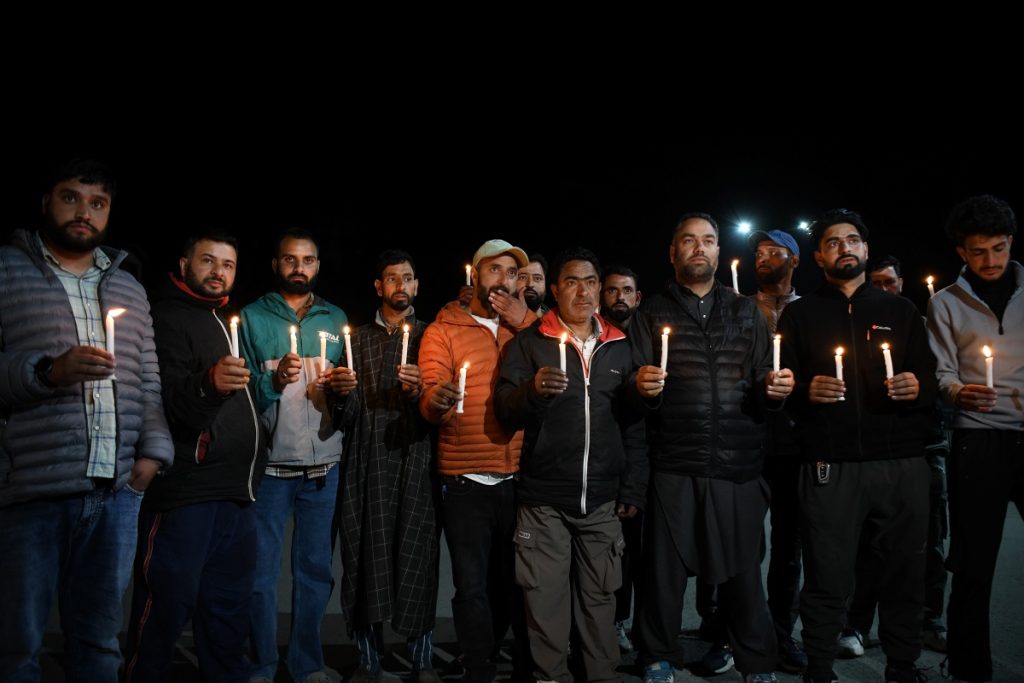 La veglia in memoria dei turisti uccisi dai terroristi @ Ansa