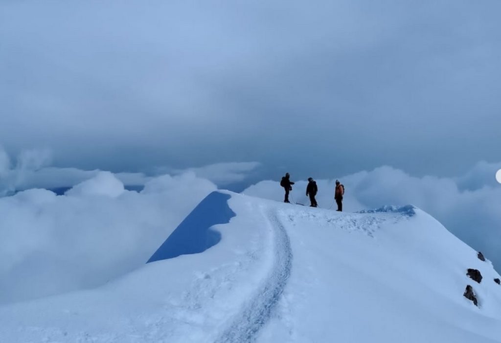 Ultimi passi prima della vetta. Foto Elena Casolaro