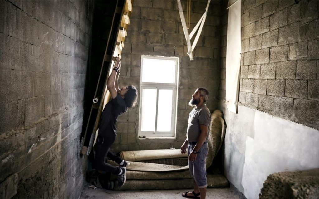 Resistance Climbing, allenamenti casalinghi per Urwah Askar e Abu Shams Askar ©Mashal-Kawasmi - Reel rock