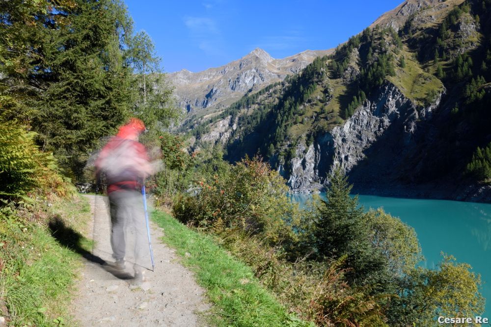 Il Lago dei Cavalli, che si costeggia all