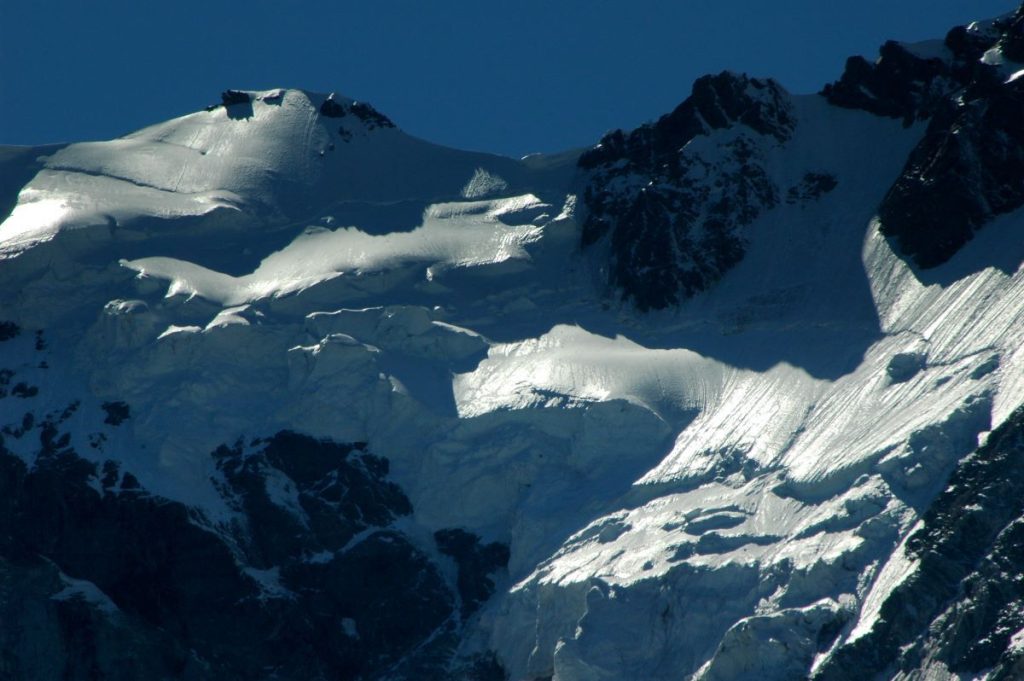 Il ghiacciaio sotto la Punta Zumstein, dove Zapparoli scomparve nell