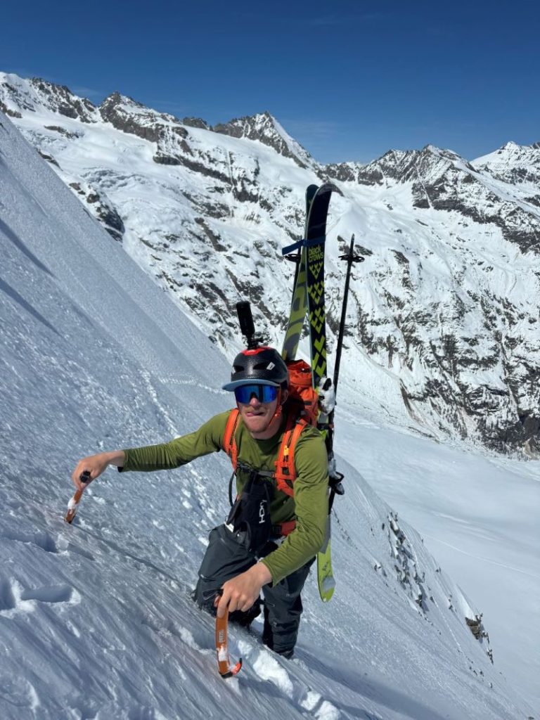 Marco Malcangi durante la salita al Becco della Pazienza @ Fay Manners