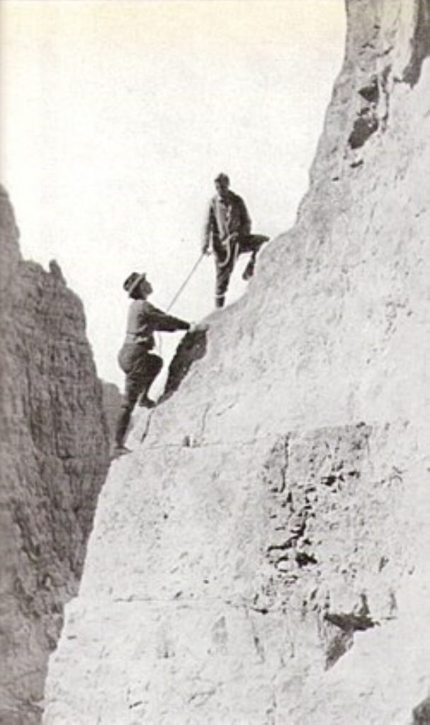 Paul Preuss con la sorella Mina nel 1911 sul Campanil Basso. Foto Paul Relly