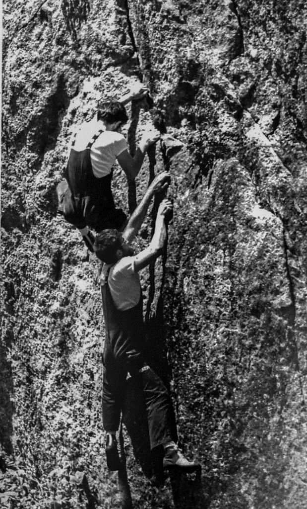 Popi Miotti mentre risolve Goldrake al Remenno, sequenza fotografica di mezzo secolo fa, foto archivio G. Miotti