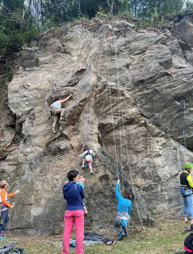 Una falesia adatta anche per chi muove i primi passi su roccia