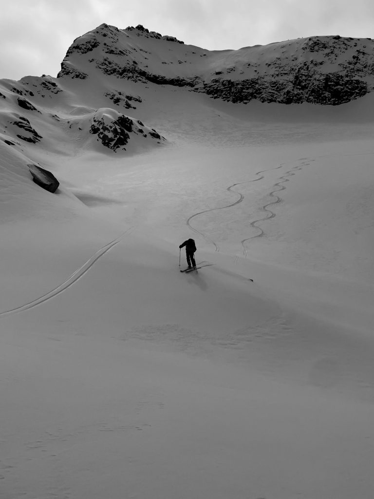 La neve primaverile è un piccolo miracolo quotidiano, foto M. Comi.