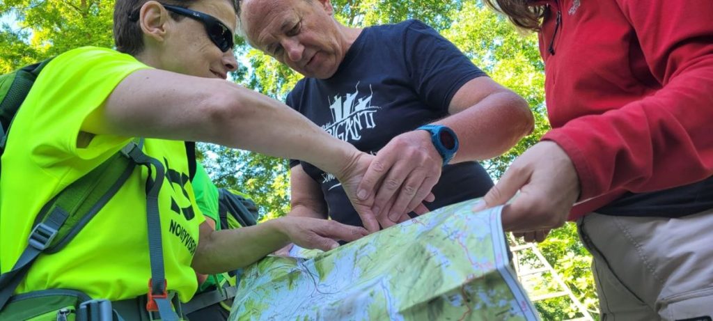 Sul Cammino dei Briganti, al centro Luca Gianotti