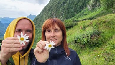 Dario Sorgato e la ipovedente Pompea Fiorini durante un'escursione