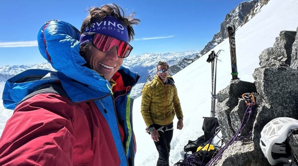 François Cazzanelli e Bepi Vidoni dopo aver completato la salita. FB Cazzanelli François