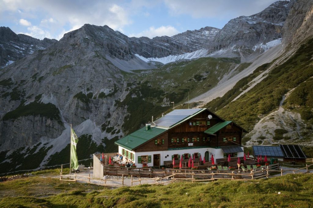 Il rifugio Pfeishütte nel Karwendel, sopra Innsbruck i© Tirol Werbung, Jens Schwarz