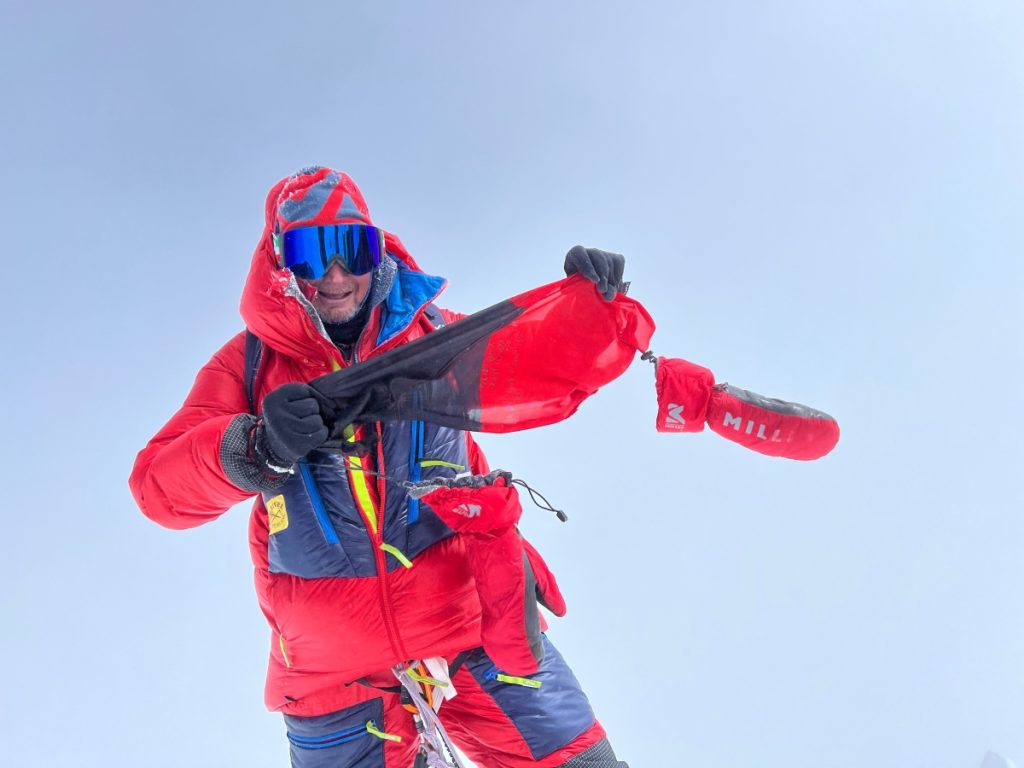 Marco Camandona in vetta al Gasherbrum II @ Millet