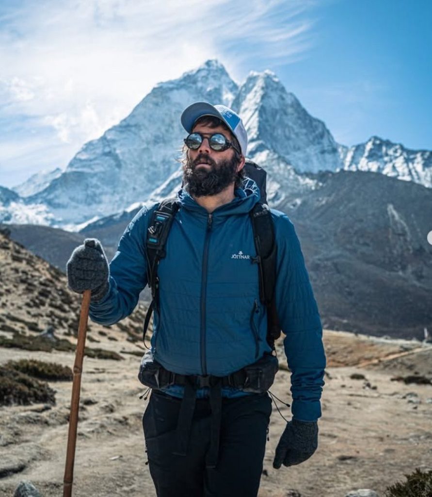 Mitchell Hutchcraft ormai in prossimità del campo base dell'Everest @_mitchhutch