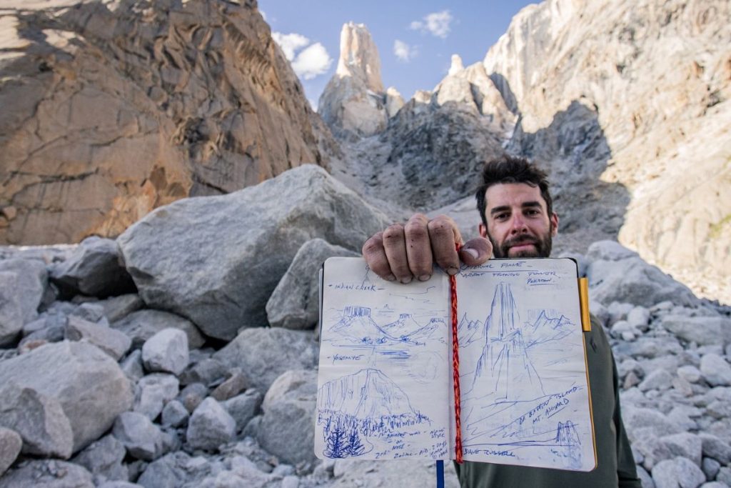 Stefano Ragazzo con alle spalle la Nameless Tower. Foto Big Rock Media House