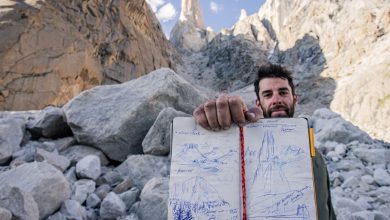 Stefano Ragazzo con alle spalle la Nameless Tower. Foto Big Rock Media House