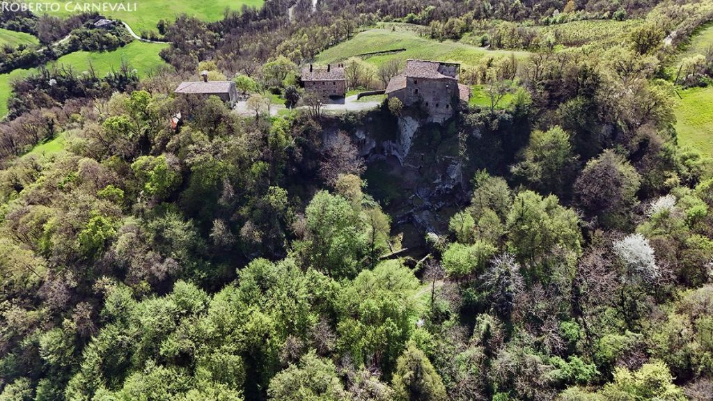 Il Castello di Borzano. Foto Roberto Carnevali