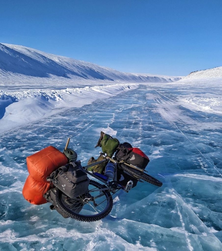 La bici di Lorenzo Barone durante il viaggio in Siberia