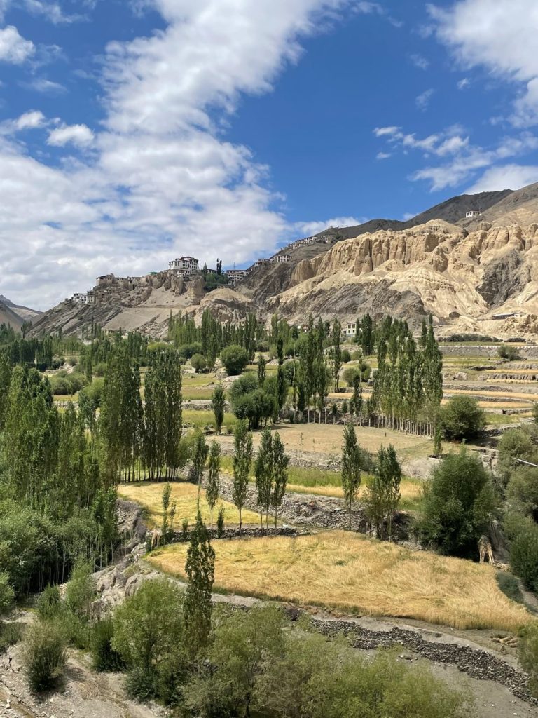 Il Monastero di Lamayuru arrivando da Wanla. Foto Elena Casolaro