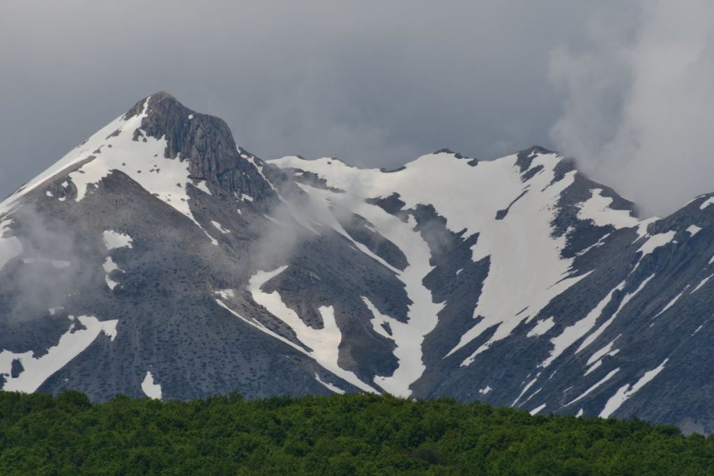 Il Monte Camicia dal Voltigno, foto Stefano Ardito