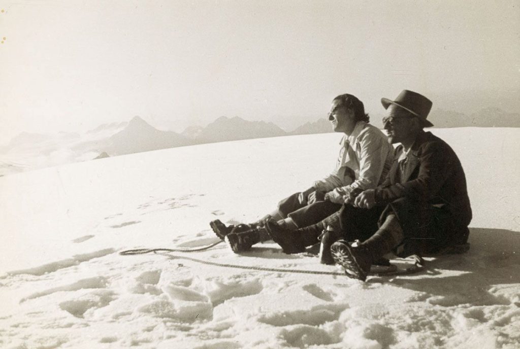 La guida alpina, nella sua forma più compiuta, è mediatore culturale (non esclusivo), interprete di un mondo naturale incerto (foto archivio M. Comi).