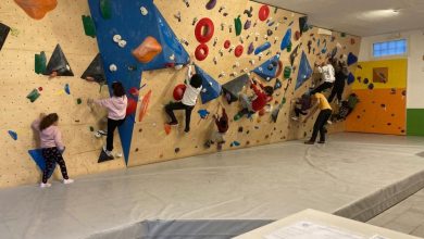 Arrampicata indoor in palestra con vie tracciate su misura per i bambini. Foto Marco Zanchetta