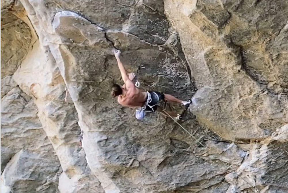 Domen Škofic scala Move, il 9b/+ aperto da Adam Ondra