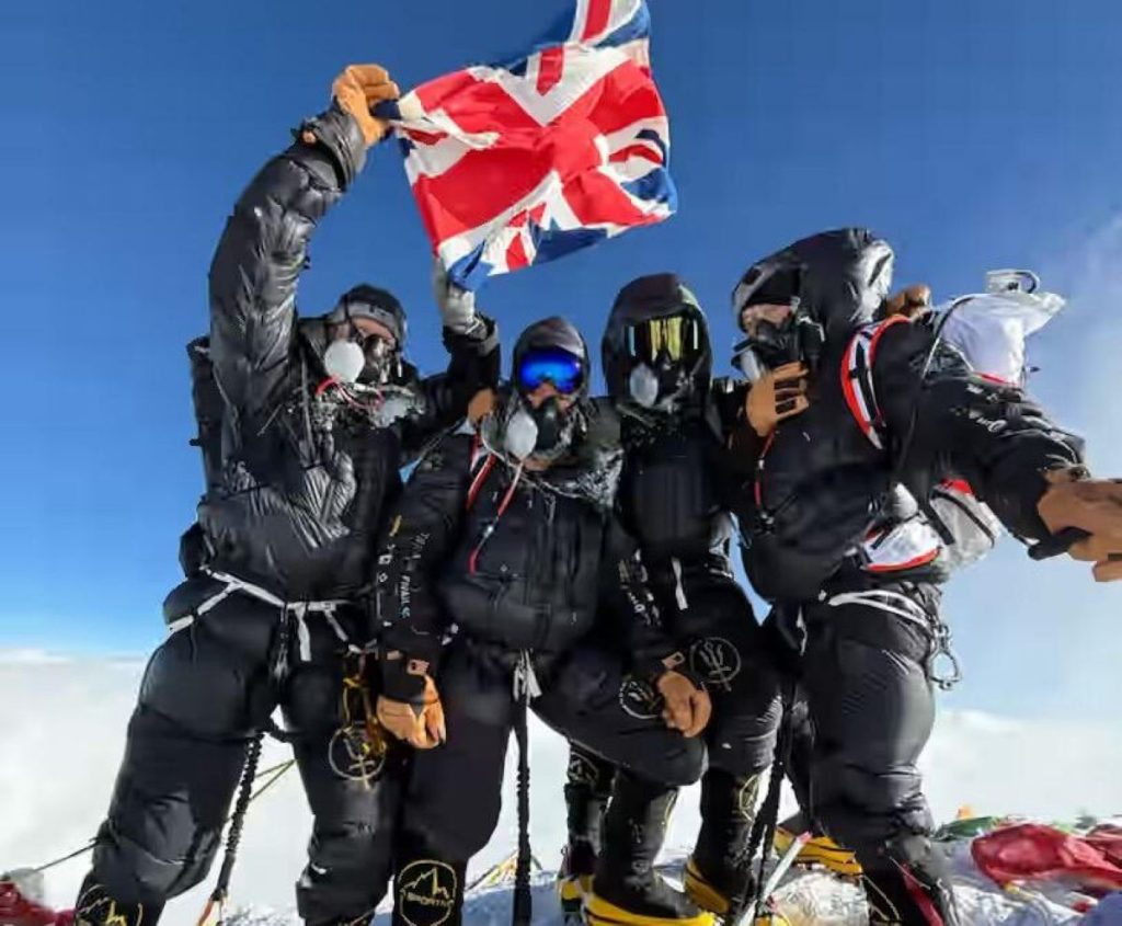 I quattro inglesi che hanno utilizzato lo Xenon sulla vetta dell'Everest