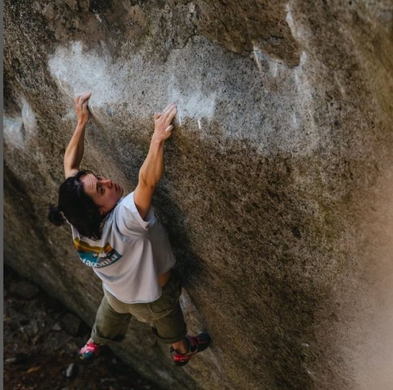 Katie Lamb ancora protagonista: sale The Dark Side, 8c+ , il blocco più duro di Yosemite