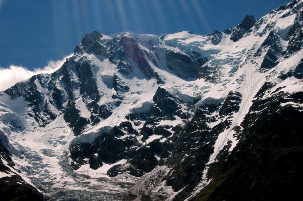 La Parete Est del Monte Rosa con in primo piano il Canalone Marinelli @ Wikipedia