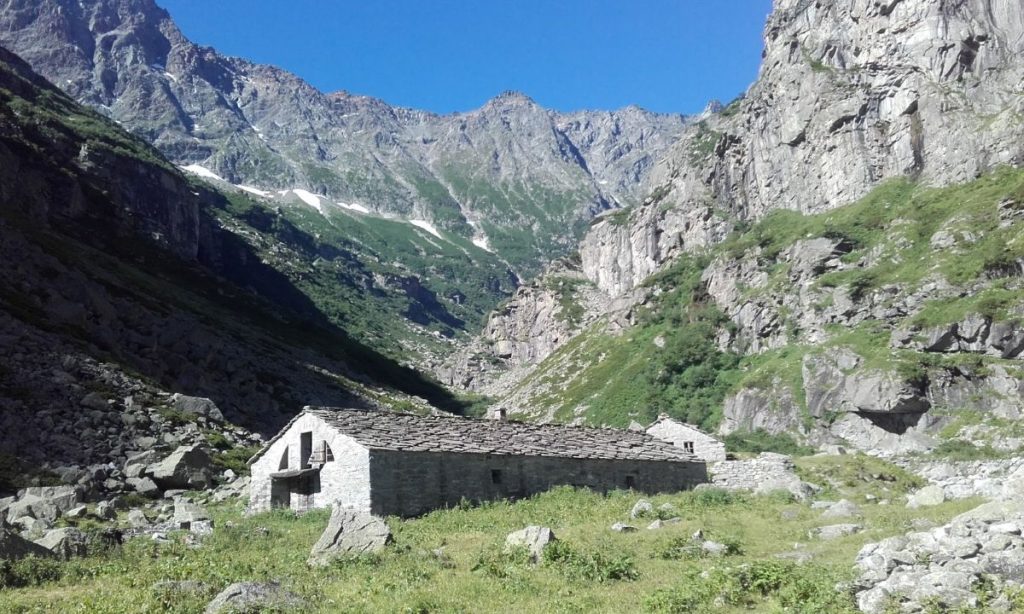 La balma Massiet nel Vallone di Sea, comune di Groscavallo (TO)