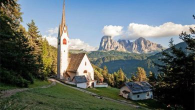 L'arrivo alla Chiesa di San Giacomo in Val Gardena. Foto Benedetta Pellegrini